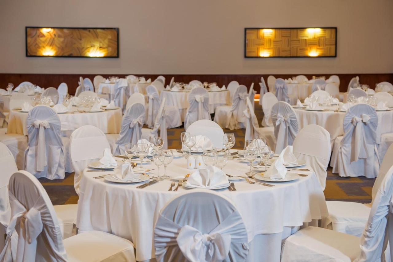 Grand Sunset Princess Playa del Carmen Luaran gambar The ballroom at the hotel