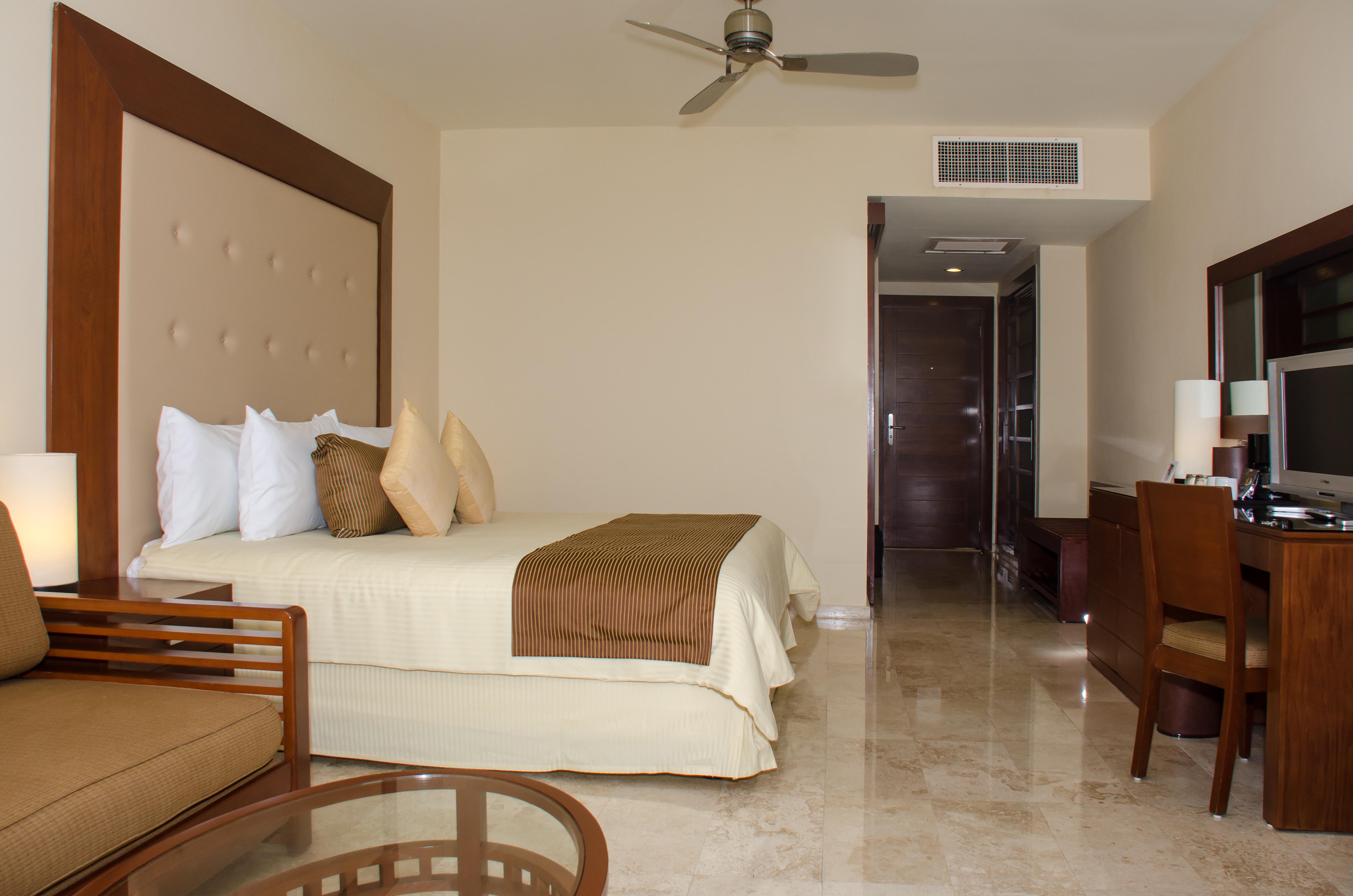 Grand Sunset Princess Playa del Carmen Luaran gambar A room at the Grand at Moon Palace